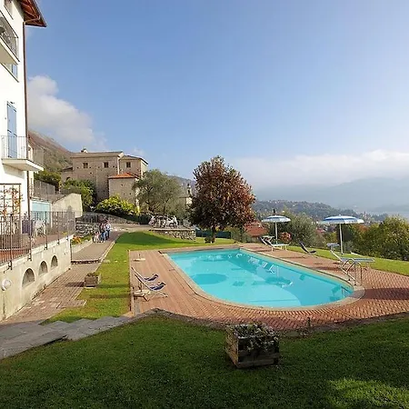 Sleeps 5 Pool Wifi Apartment *