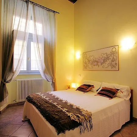 Sleeps 5 Pool Wifi * Mezzegra